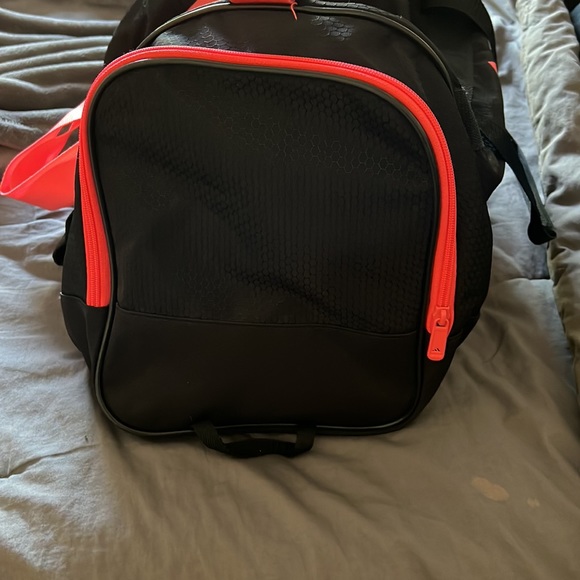 Adidas duffel bag - Picture 4 of 12